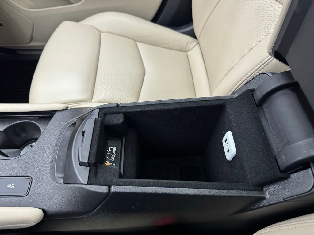 Used 2018 Cadillac XT5 Luxury w/ Driver Awareness Package image 31