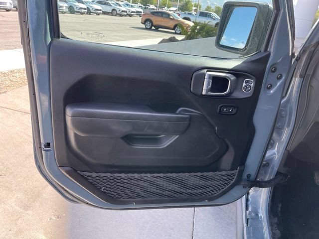 Used 2025 Jeep Gladiator Sport AWD/4WD image 13