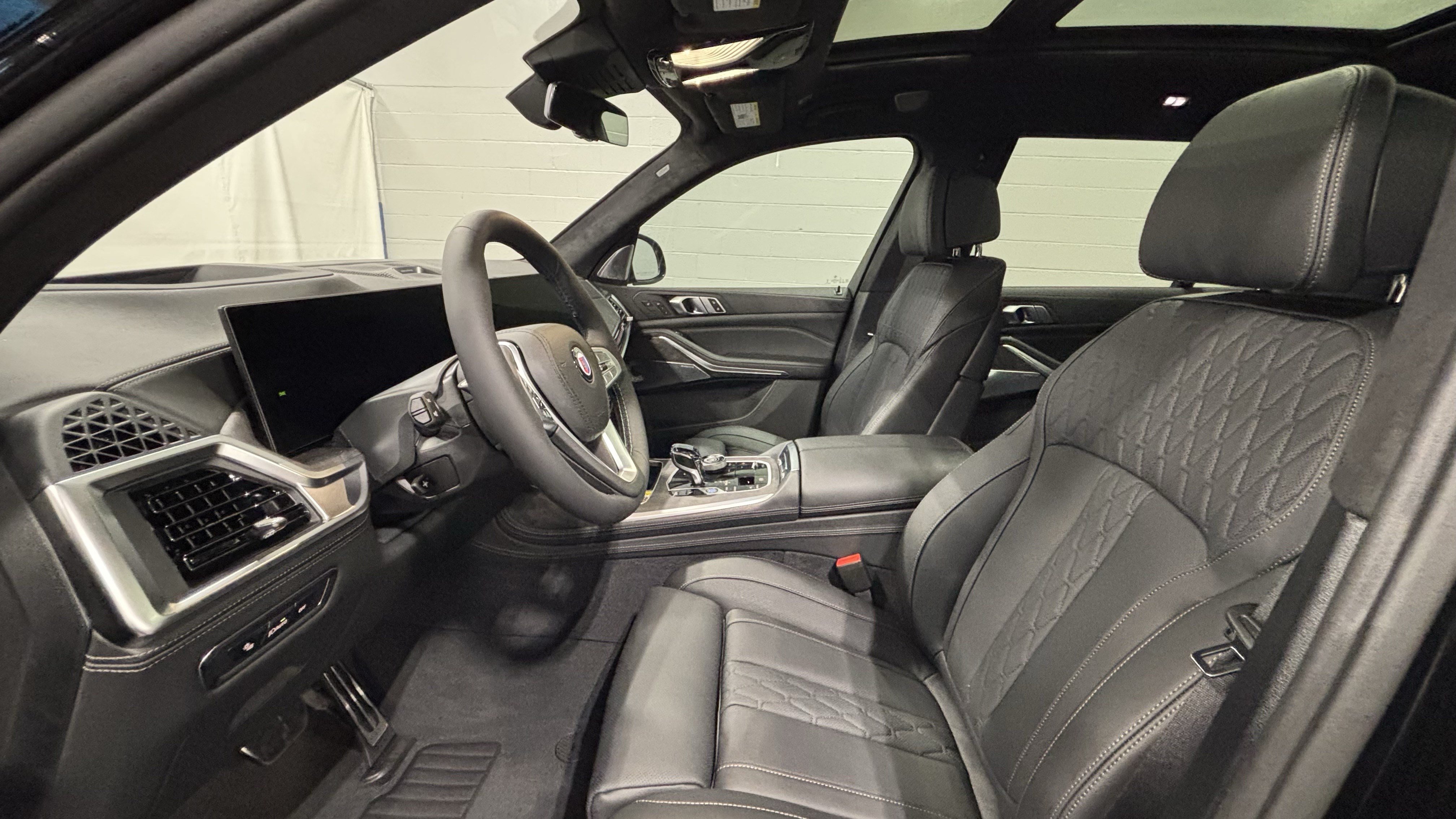 New 2026 BMW ALPINA XB7 AWD/4WD image 12