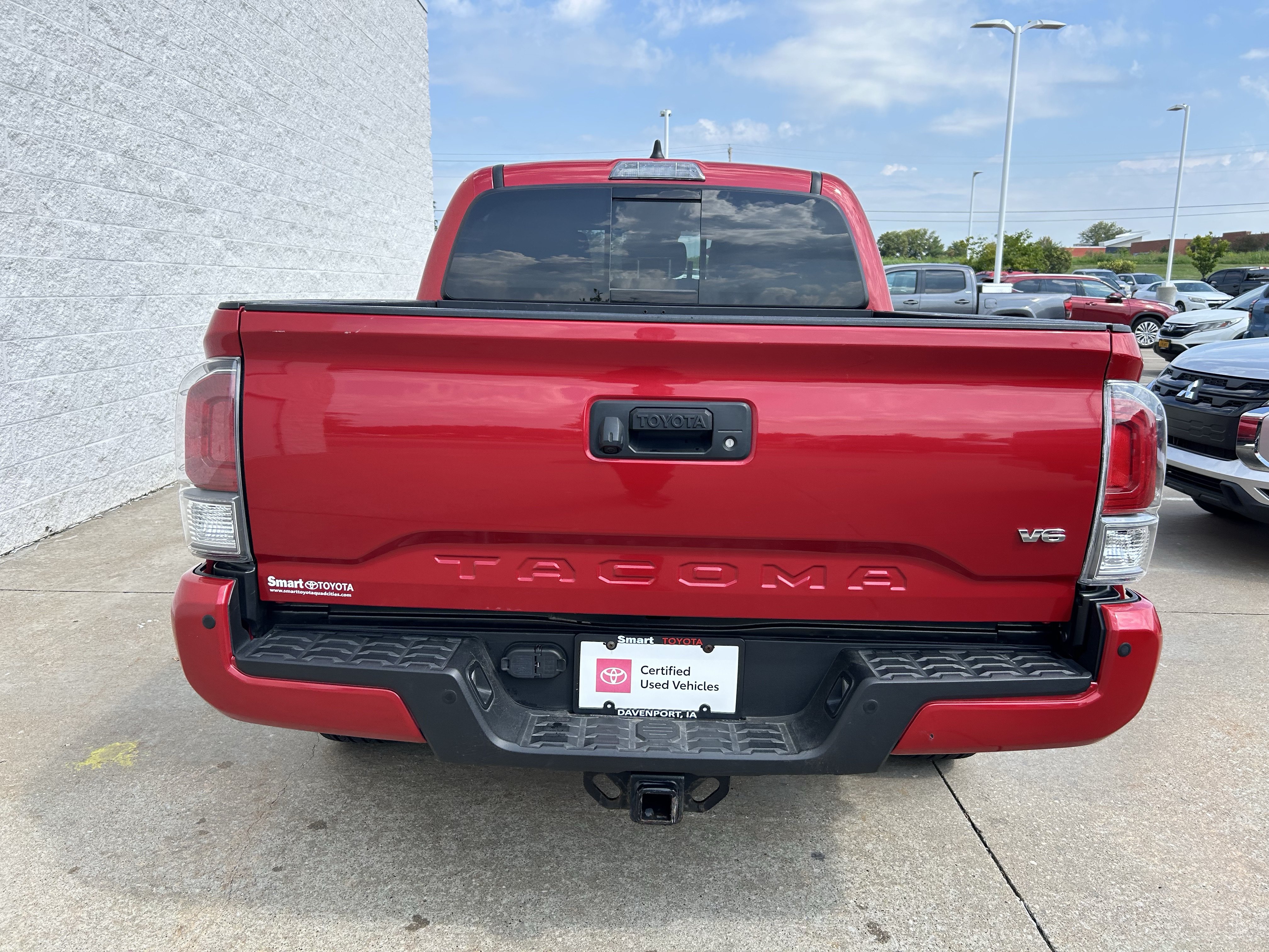 Used 2020 Toyota Tacoma TRD Sport w/ Technology Package AWD/4WD image 5