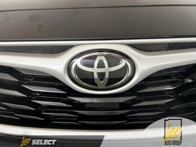 Used 2022 Toyota Highlander XLE image 9