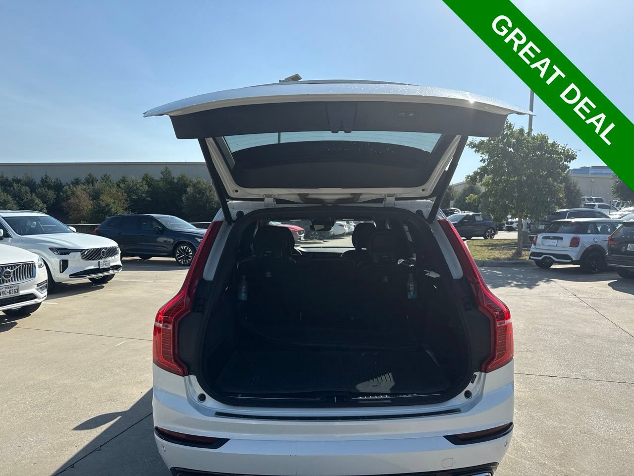 Used 2018 Volvo XC90 T6 R-Design w/ Convenience Package AWD/4WD image 7
