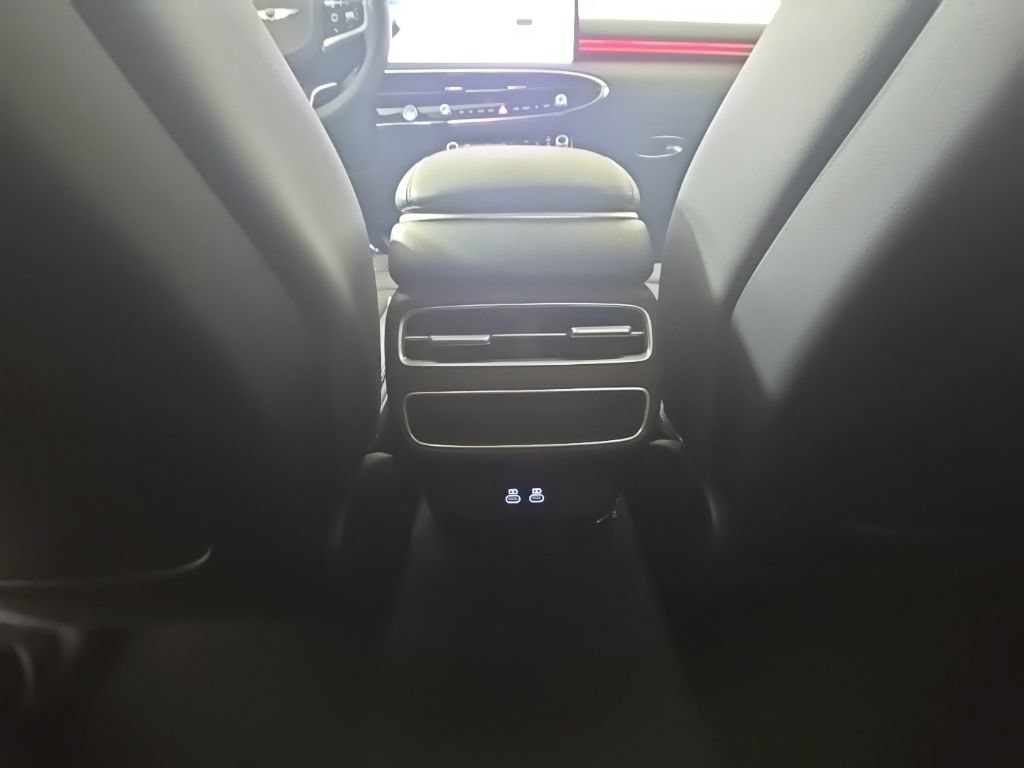 New 2027 Genesis GV70 2.5T Advanced AWD/4WD image 31