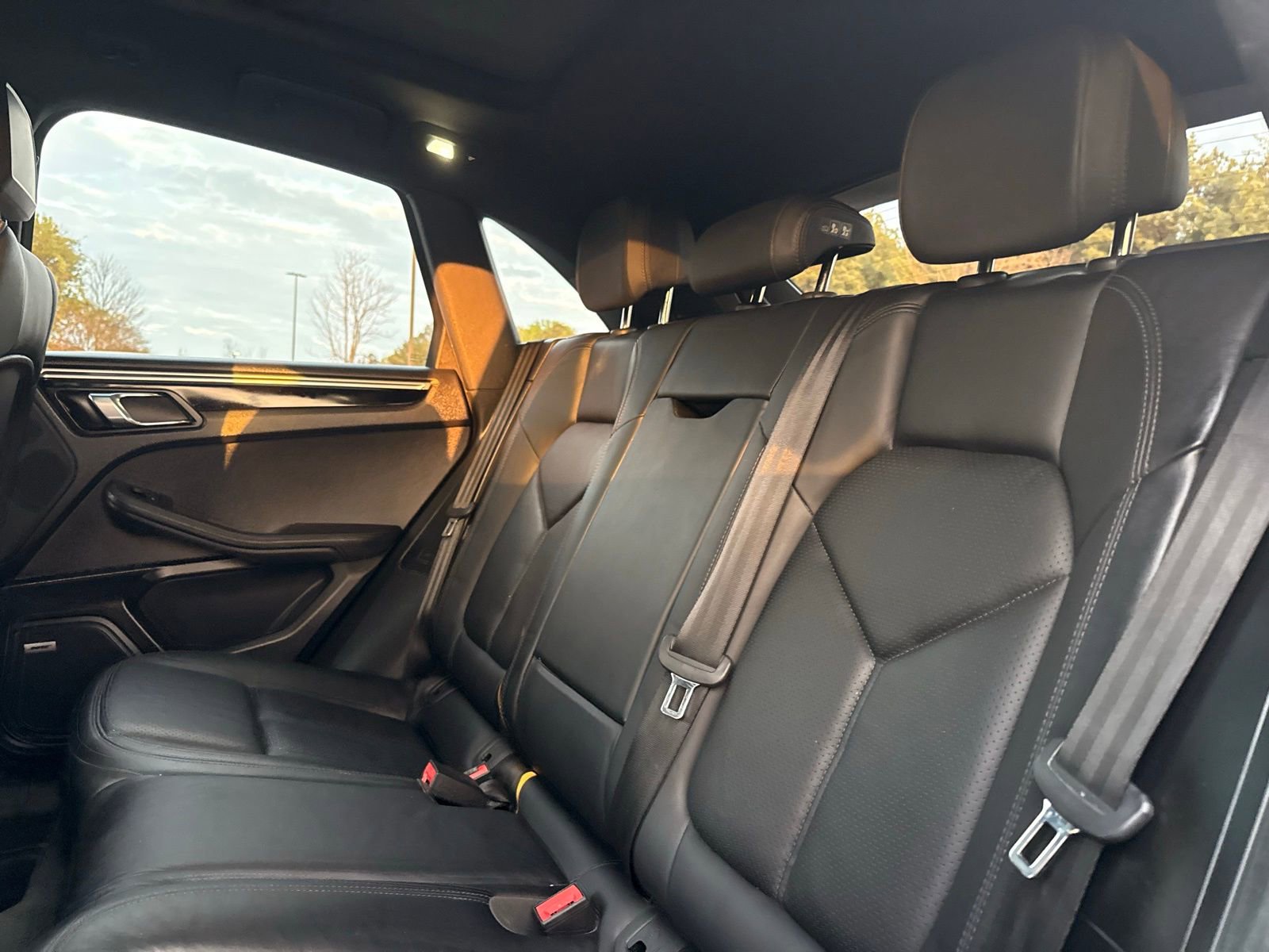 Used 2017 Porsche Macan S image 25