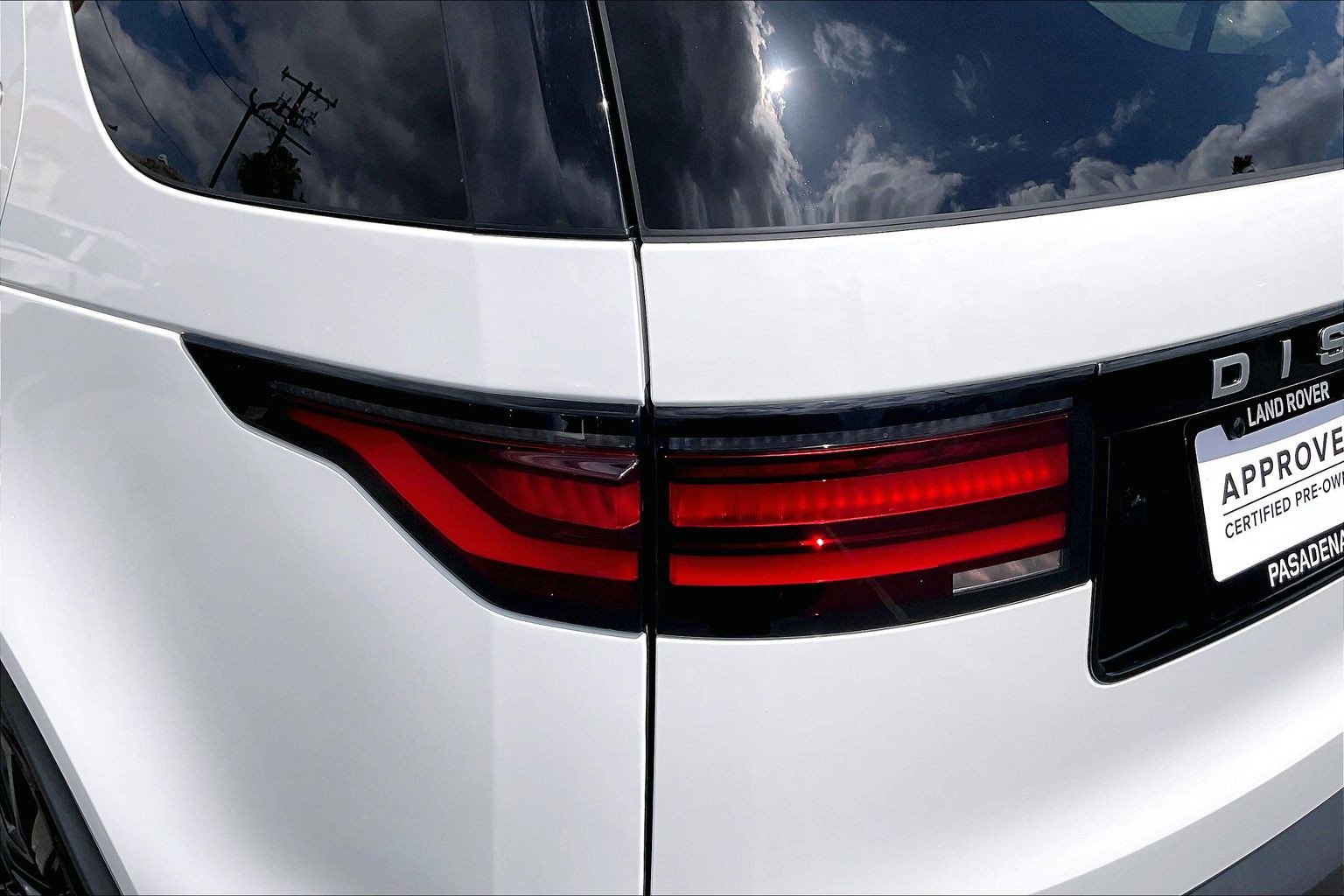 Certified 2025 Land Rover Discovery S AWD/4WD image 26