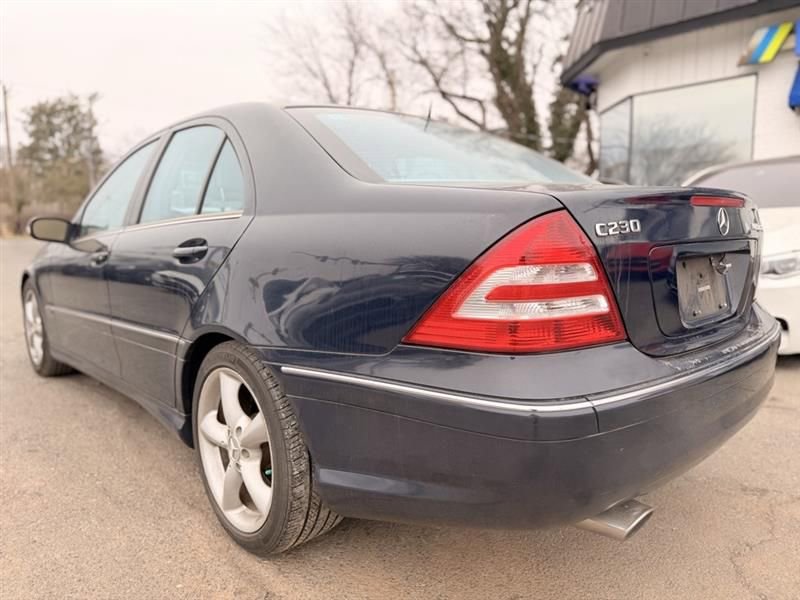 Used 2005 Mercedes-Benz C 230 Sedan image 3
