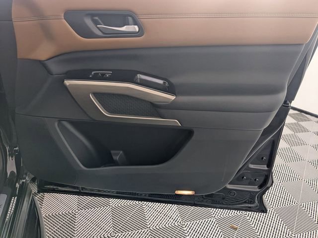 Used 2022 Nissan Pathfinder Platinum w/ Cargo Package image 37