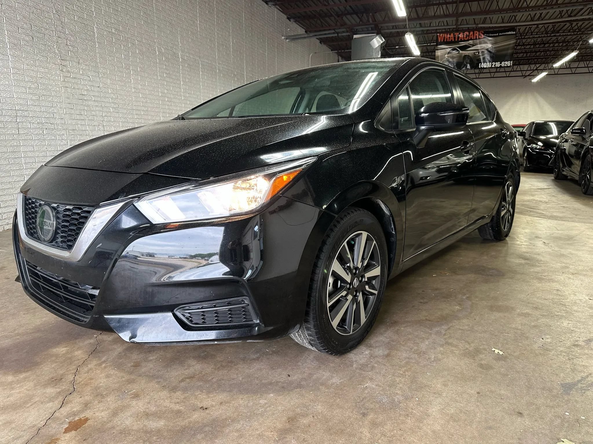 Used 2021 Nissan Versa SV FWD image 3