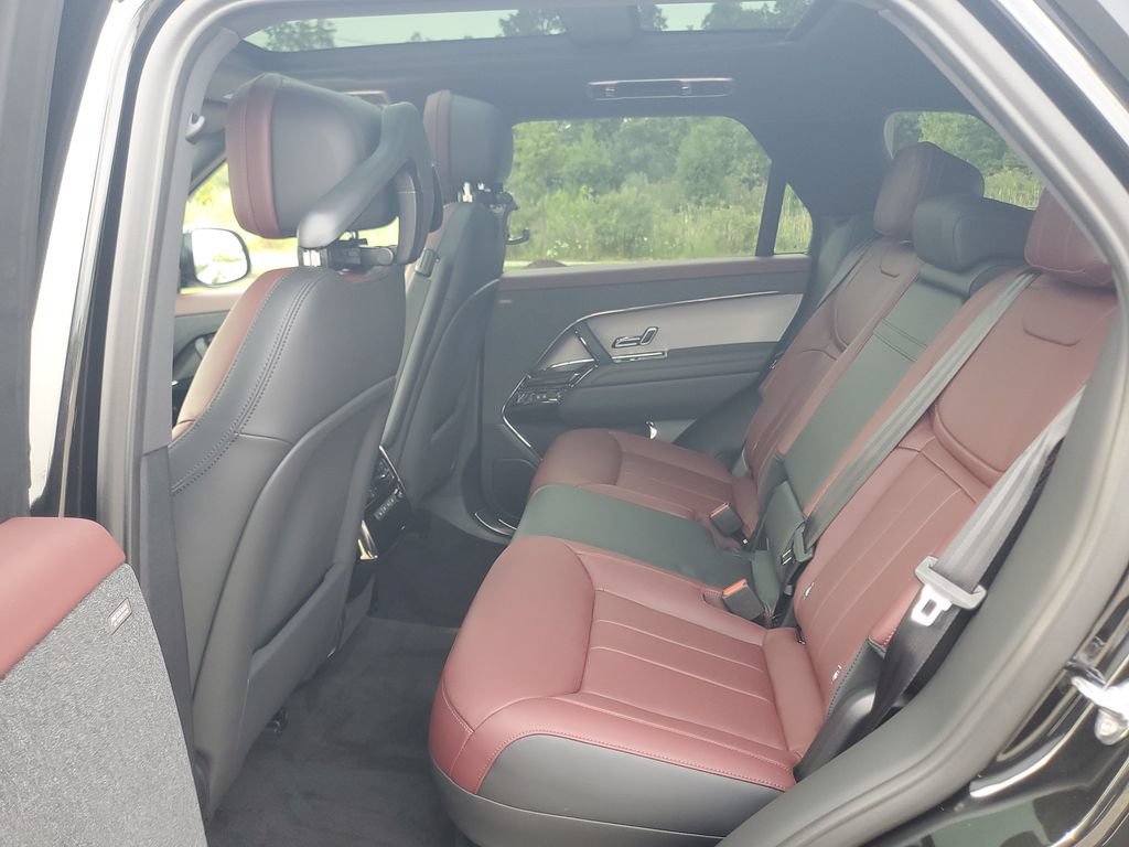 New 2026 Land Rover Range Rover Sport Dynamic SE AWD/4WD image 24