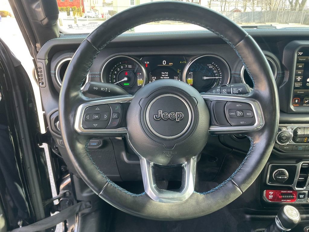 Used 2023 Jeep Wrangler Unlimited Rubicon 4xe w/ Cold Weather Group AWD/4WD image 15