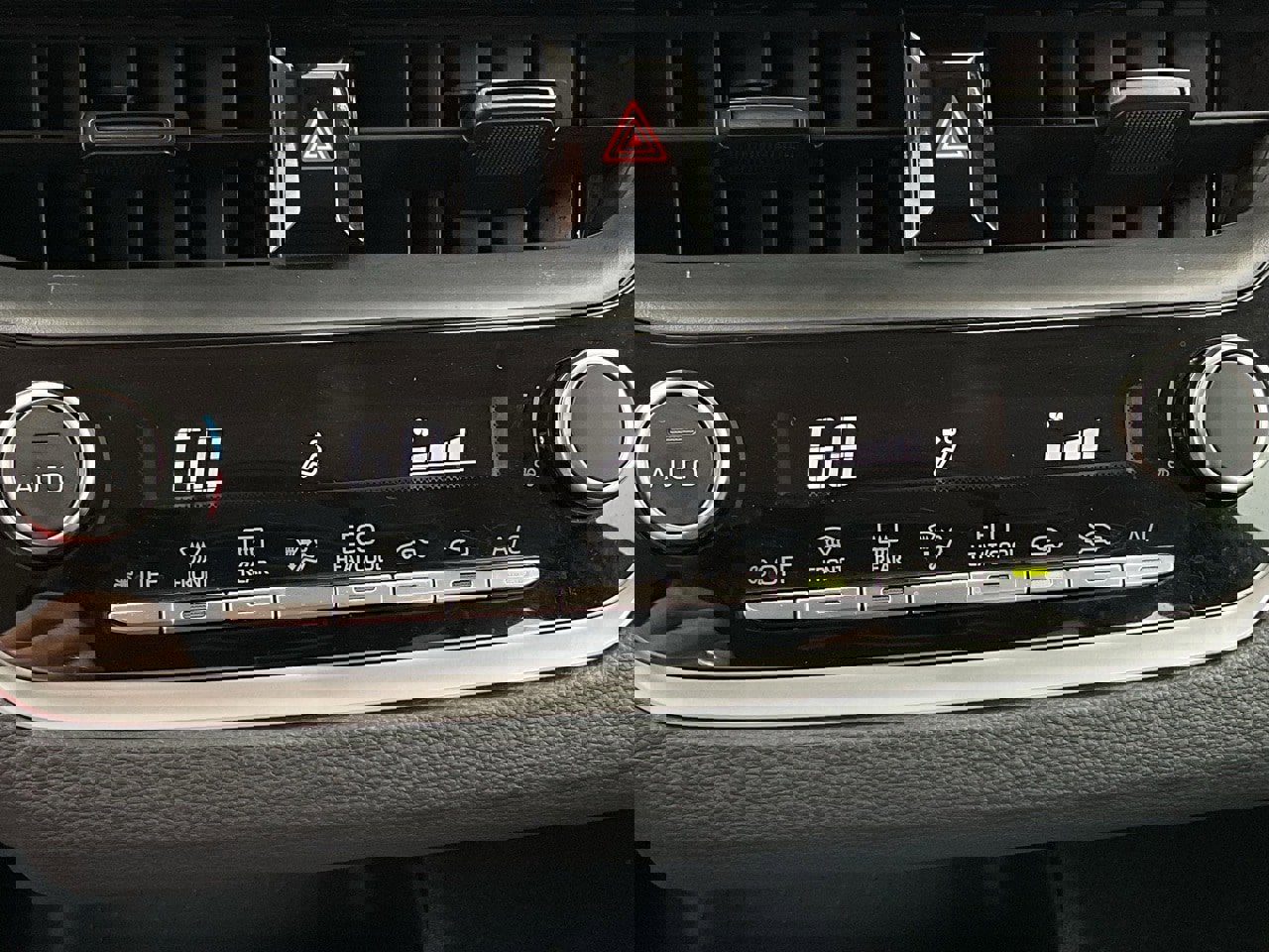 Used 2025 Toyota Corolla LE image 31