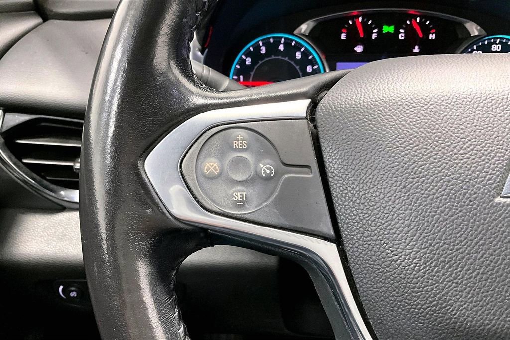 Used 2021 Chevrolet Traverse LT image 23