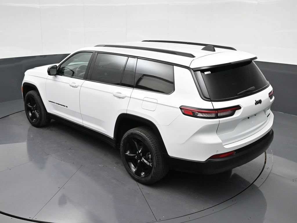 Used 2025 Jeep Grand Cherokee L Limited w/ Black Appearance Package RWD image 18