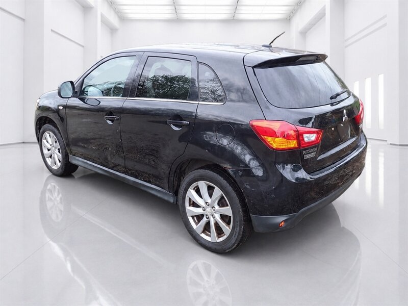 Used 2013 Mitsubishi Outlander Sport SE AWD/4WD image 5