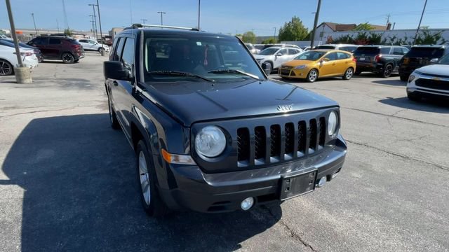Used 2014 Jeep Patriot Latitude AWD/4WD image 4