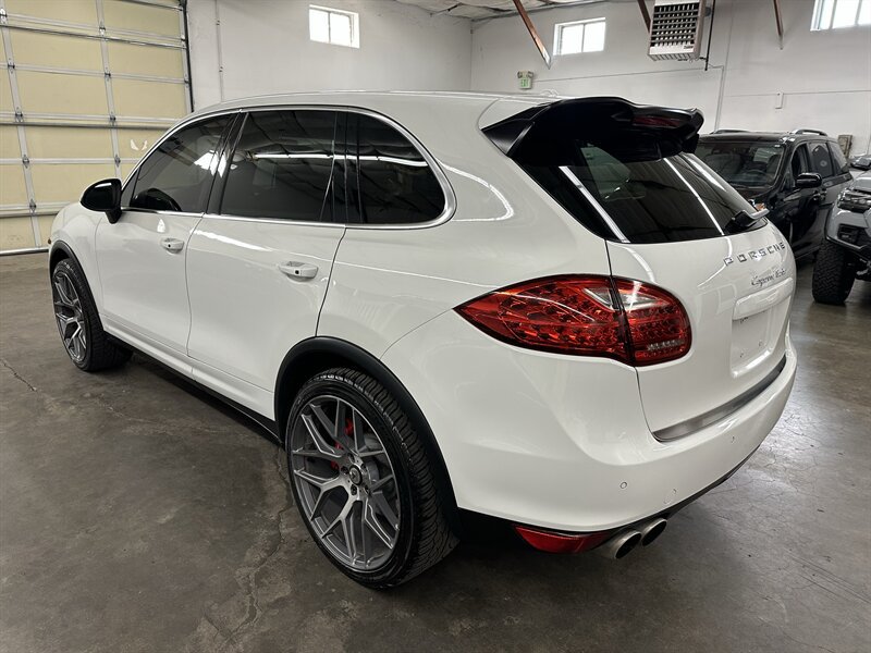 Used 2014 Porsche Cayenne Turbo AWD/4WD image 5