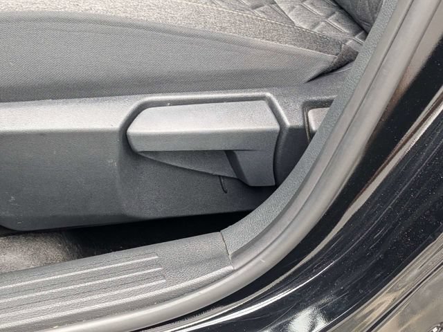 Used 2025 Nissan Kicks SV FWD image 18