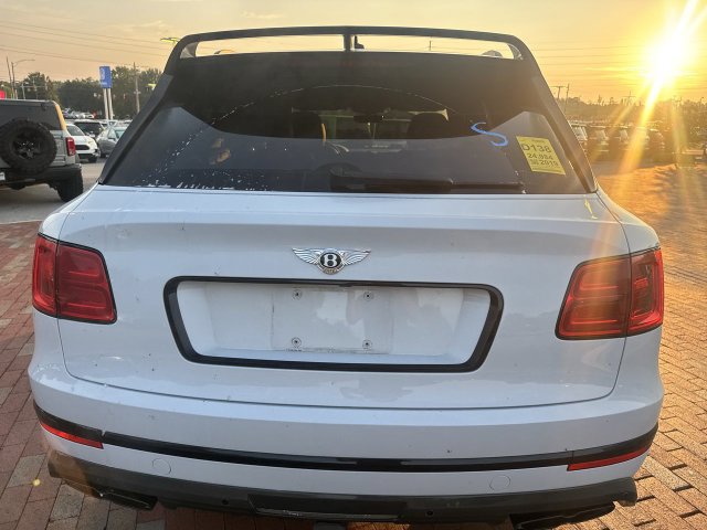 Used 2019 Bentley Bentayga AWD/4WD image 13