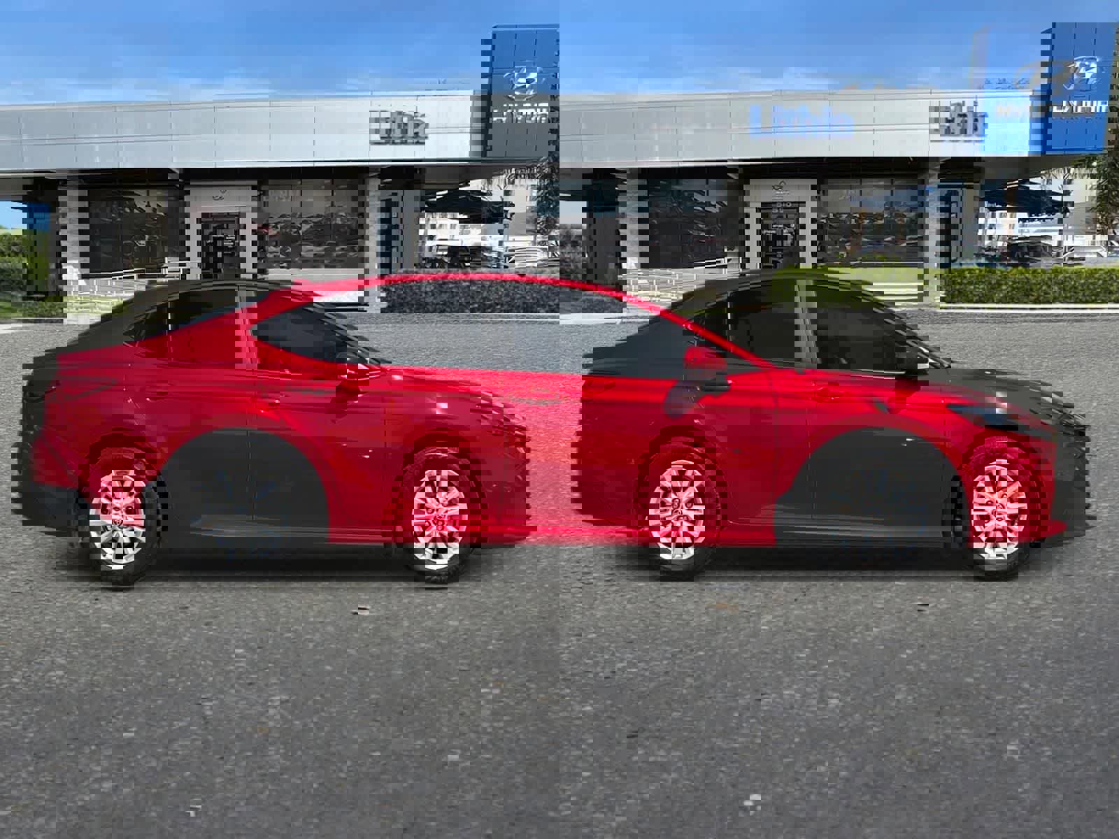 Used 2025 Toyota Camry LE image 9