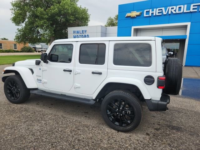 Used 2021 Jeep Wrangler Unlimited Sahara w/ Cold Weather Group AWD/4WD image 3
