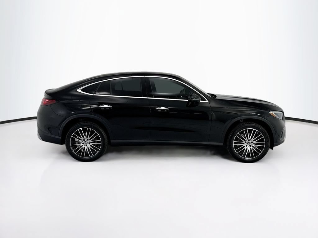 Certified 2025 Mercedes-Benz GLC 300 4MATIC image 4