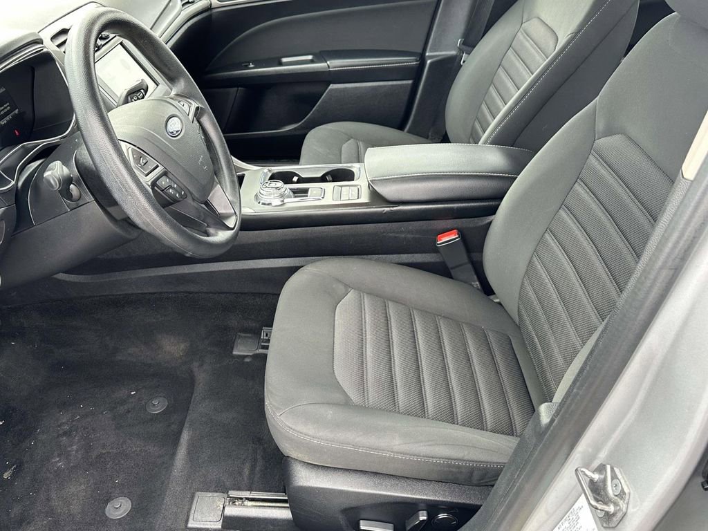 Used 2018 Ford Fusion SE image 19