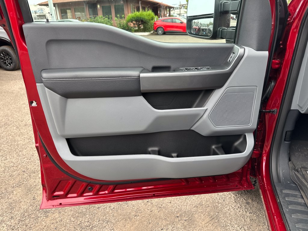New 2026 Ford F250 4x4 Crew Cab Super Duty image 13
