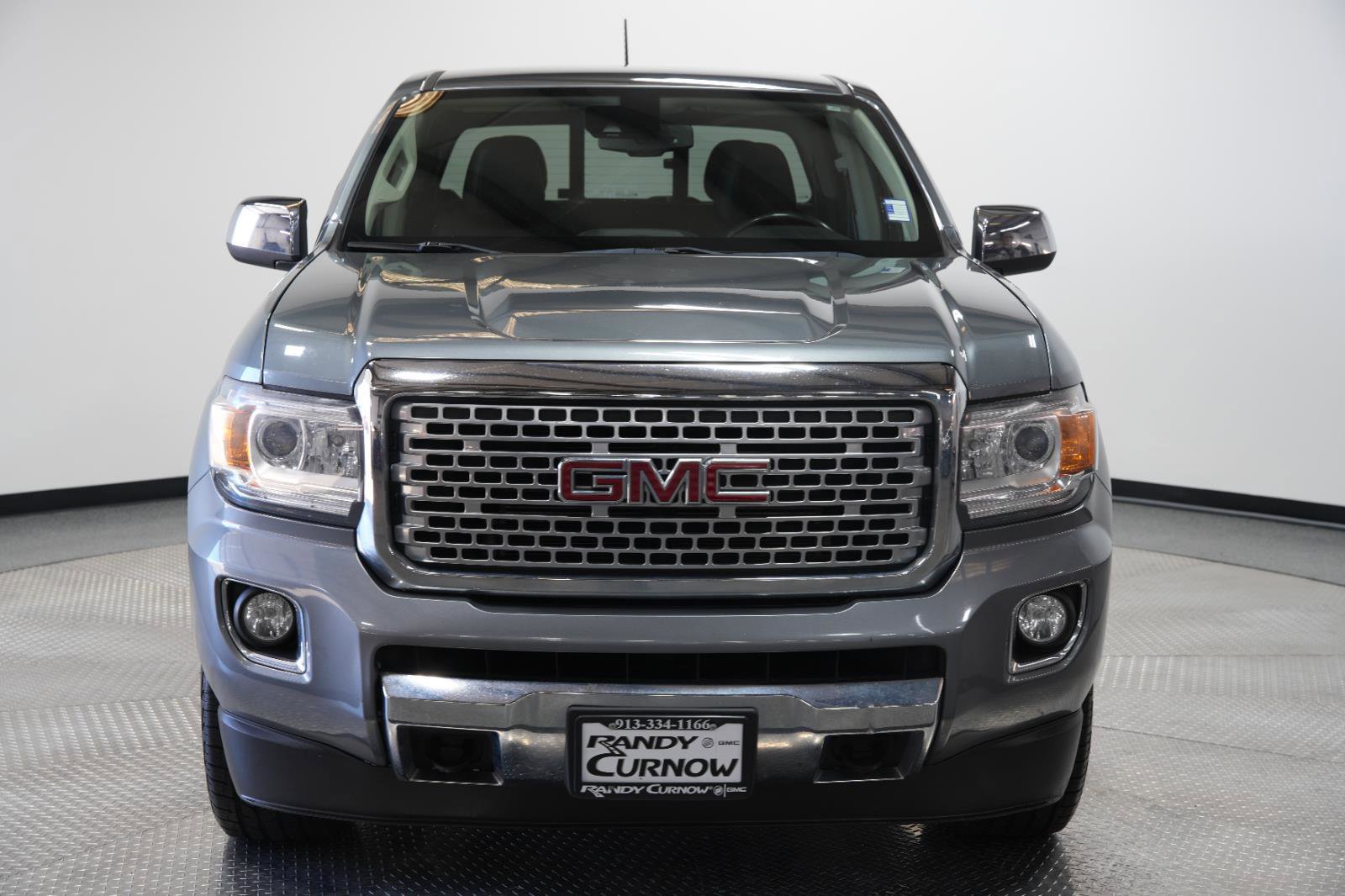 Used 2019 GMC Canyon Denali image 2