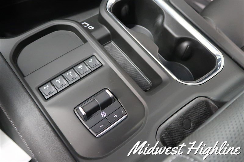 Used 2025 GMC Sierra 2500 Denali w/ Denali Reserve Package AWD/4WD image 31