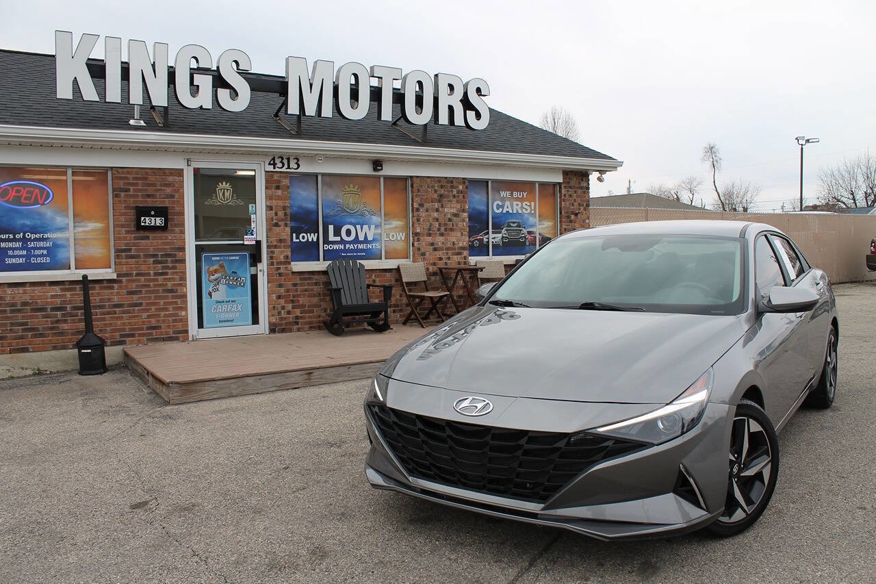 Used 2023 Hyundai Elantra SEL w/ Convenience Package image 1