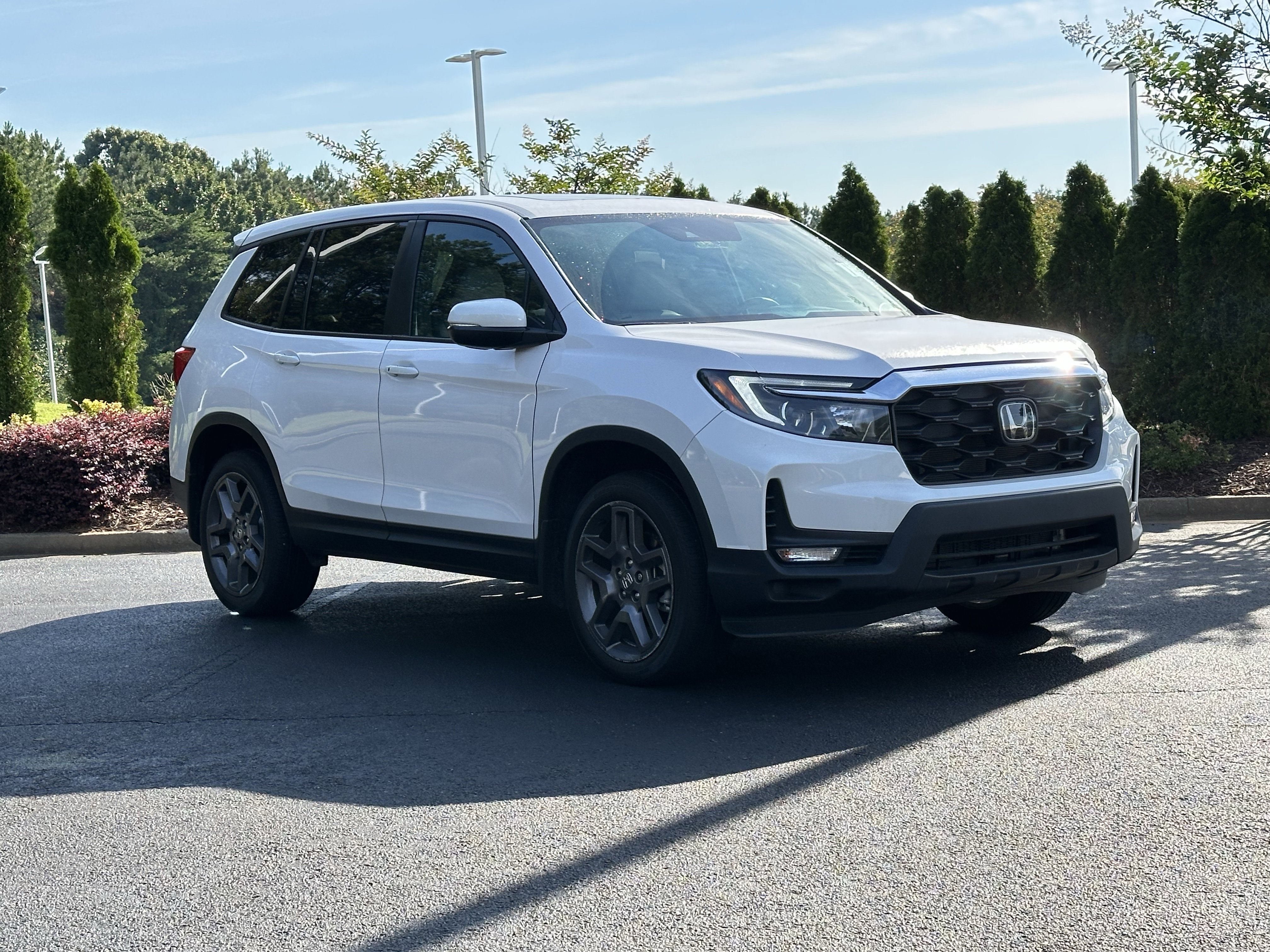 Used 2023 Honda Passport EX-L image 2