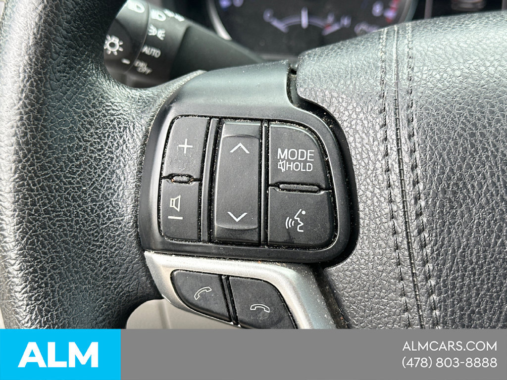Used 2018 Toyota Highlander LE FWD image 27