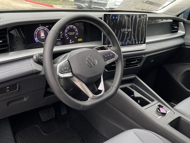 New 2026 Volkswagen Tiguan SE FWD image 12