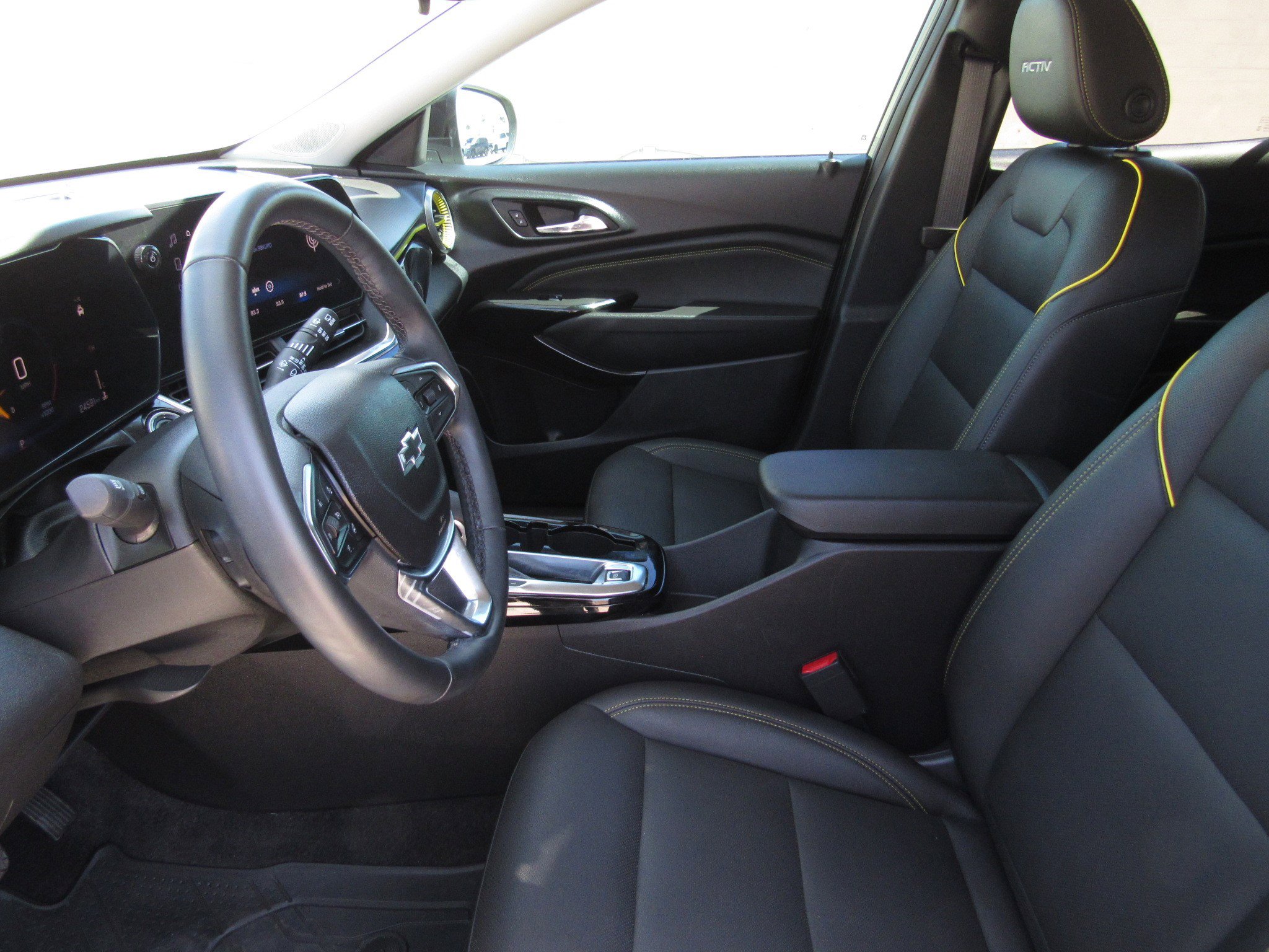 Used 2025 Chevrolet Trax ACTIV w/ Driver Confidence Package image 14