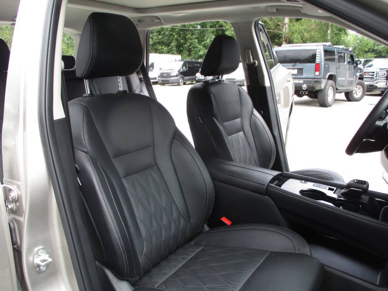 Used 2024 Nissan Rogue Platinum w/ Platinum Premium Package FWD image 26