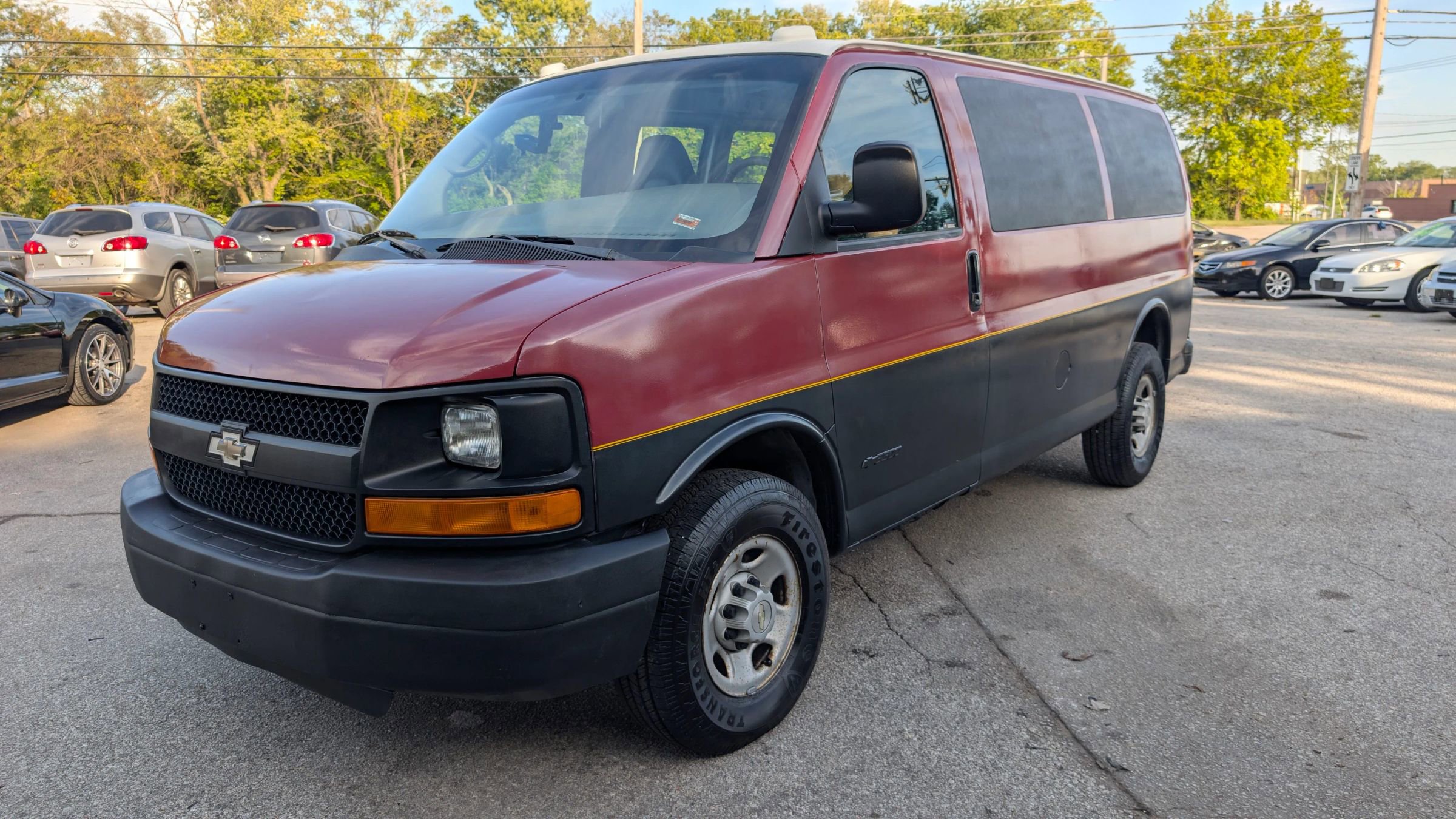 Used 2005 Chevrolet Express 3500 image 2