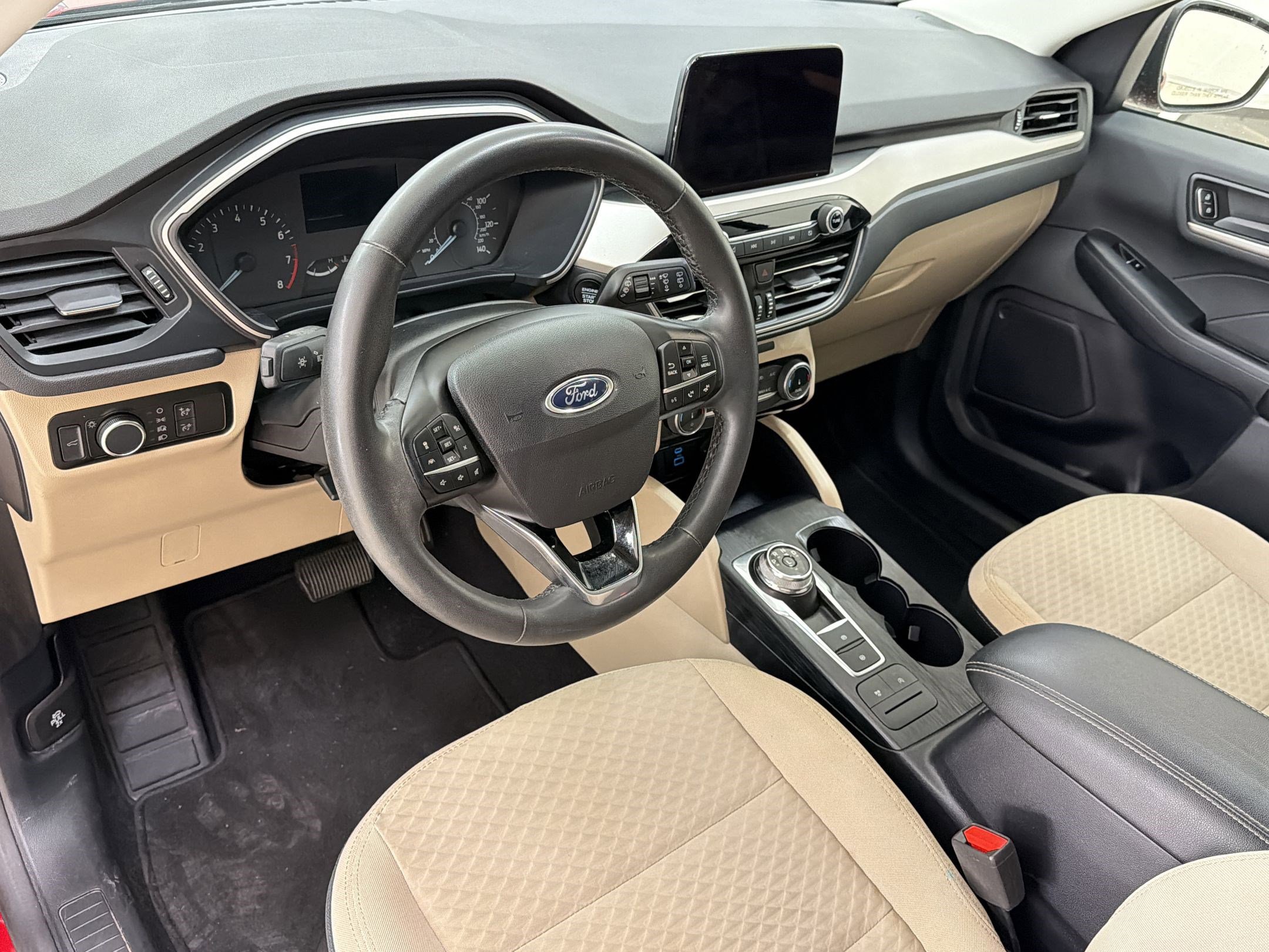 Certified 2022 Ford Escape SE w/ SE Sport Appearance Package FWD image 4