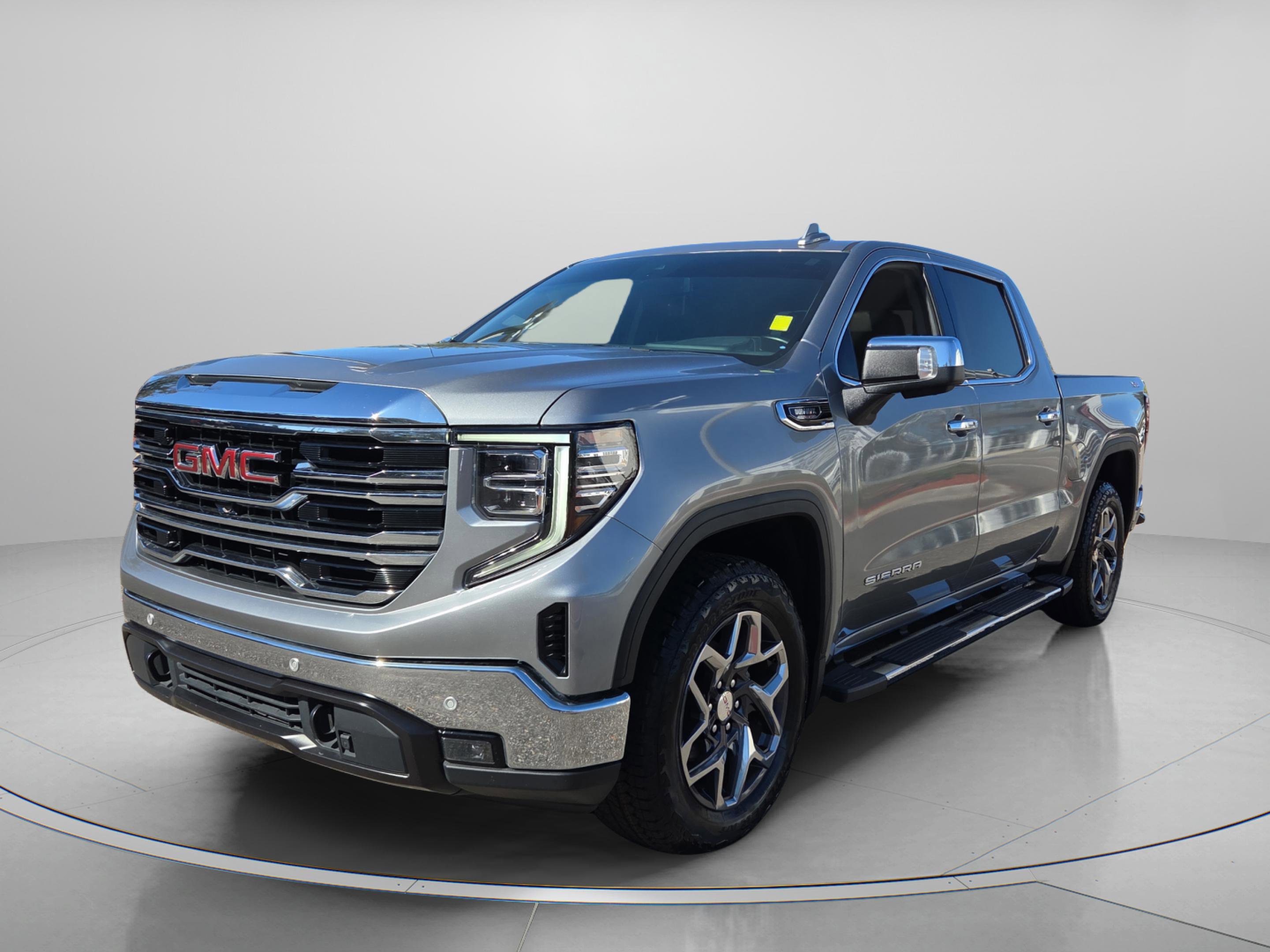 Used 2023 GMC Sierra 1500 SLT w/ SLT Premium Package image 2