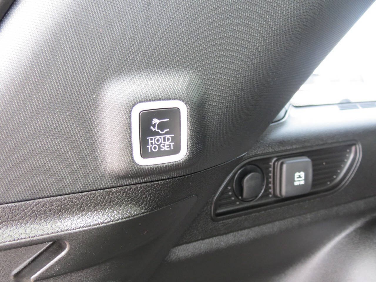 Used 2025 Jeep Grand Cherokee Limited w/ Trailer Tow Package AWD/4WD image 26