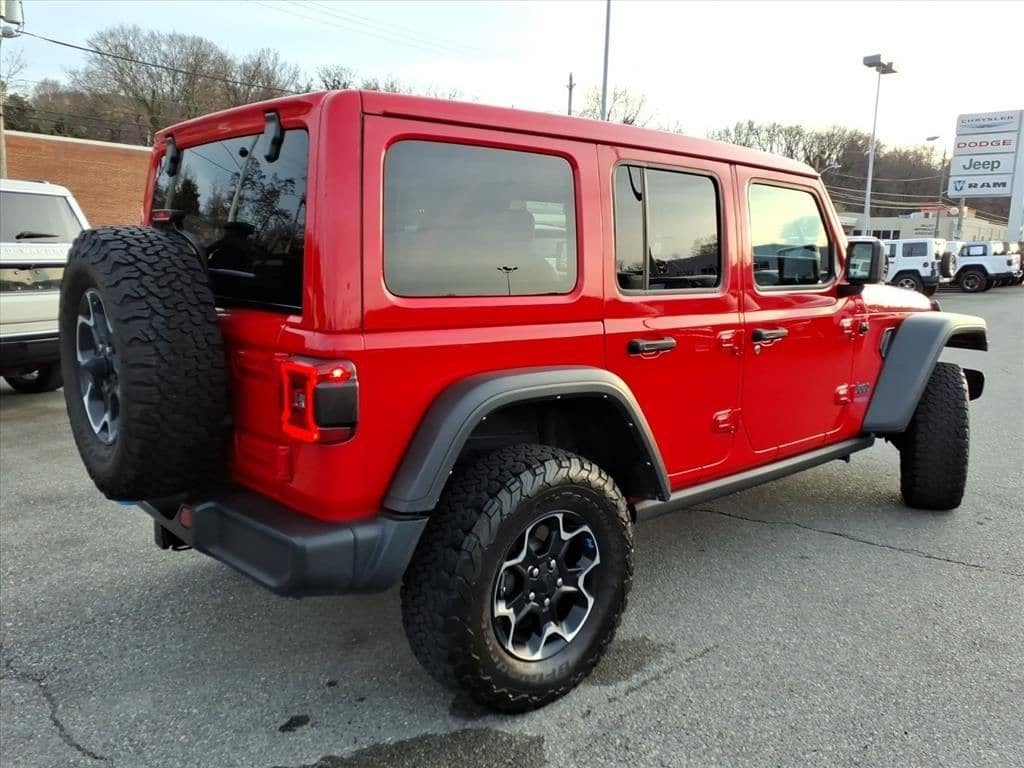 Used 2022 Jeep Wrangler Unlimited Rubicon 4xe w/ Cold Weather Group AWD/4WD image 3