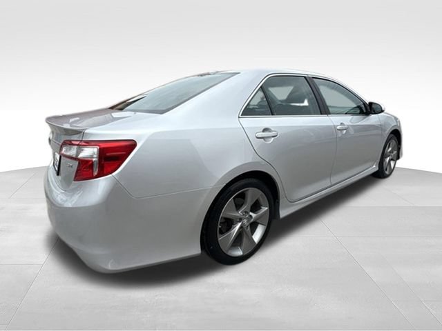 Used 2013 Toyota Camry SE w/ Leather Pkg FWD image 7