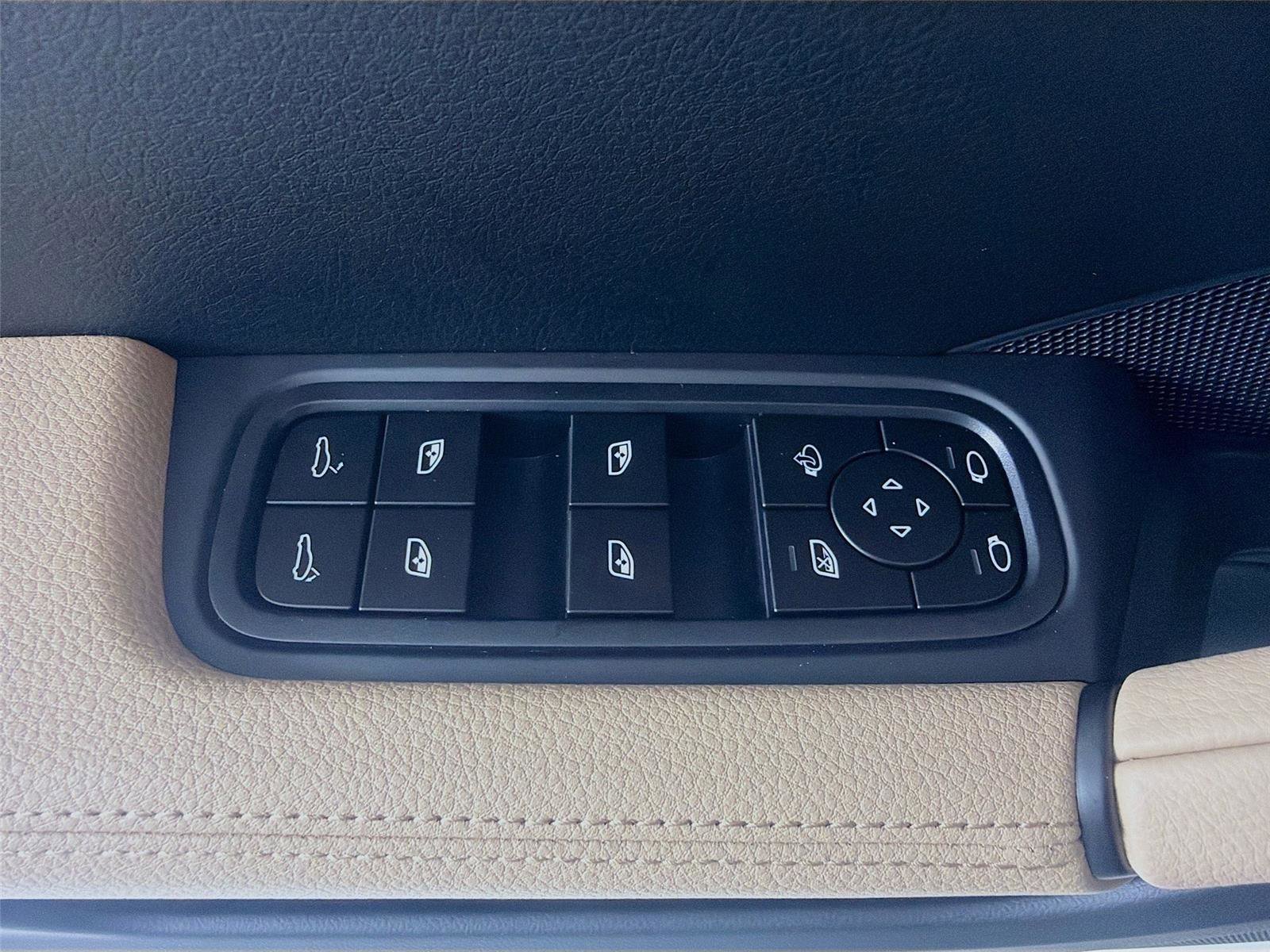 New 2026 Porsche Cayenne image 8