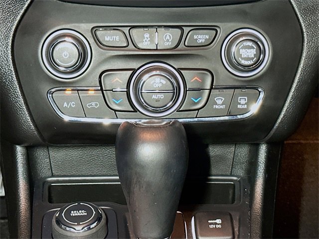 Used 2022 Jeep Cherokee Limited image 13