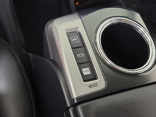 Used 2015 Toyota Prius V Four FWD image 30