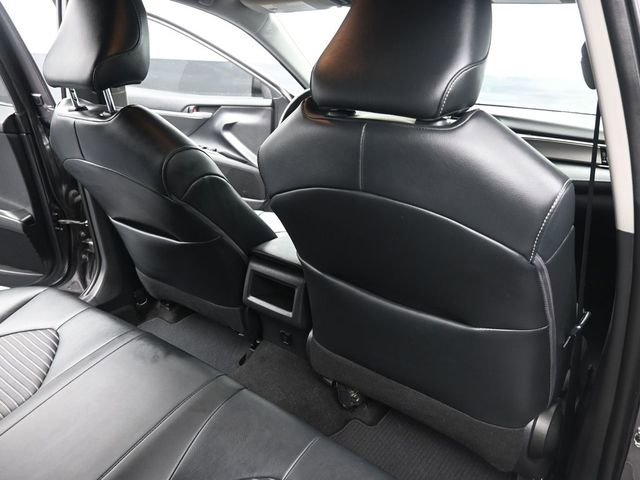 Used 2020 Toyota Camry SE image 16