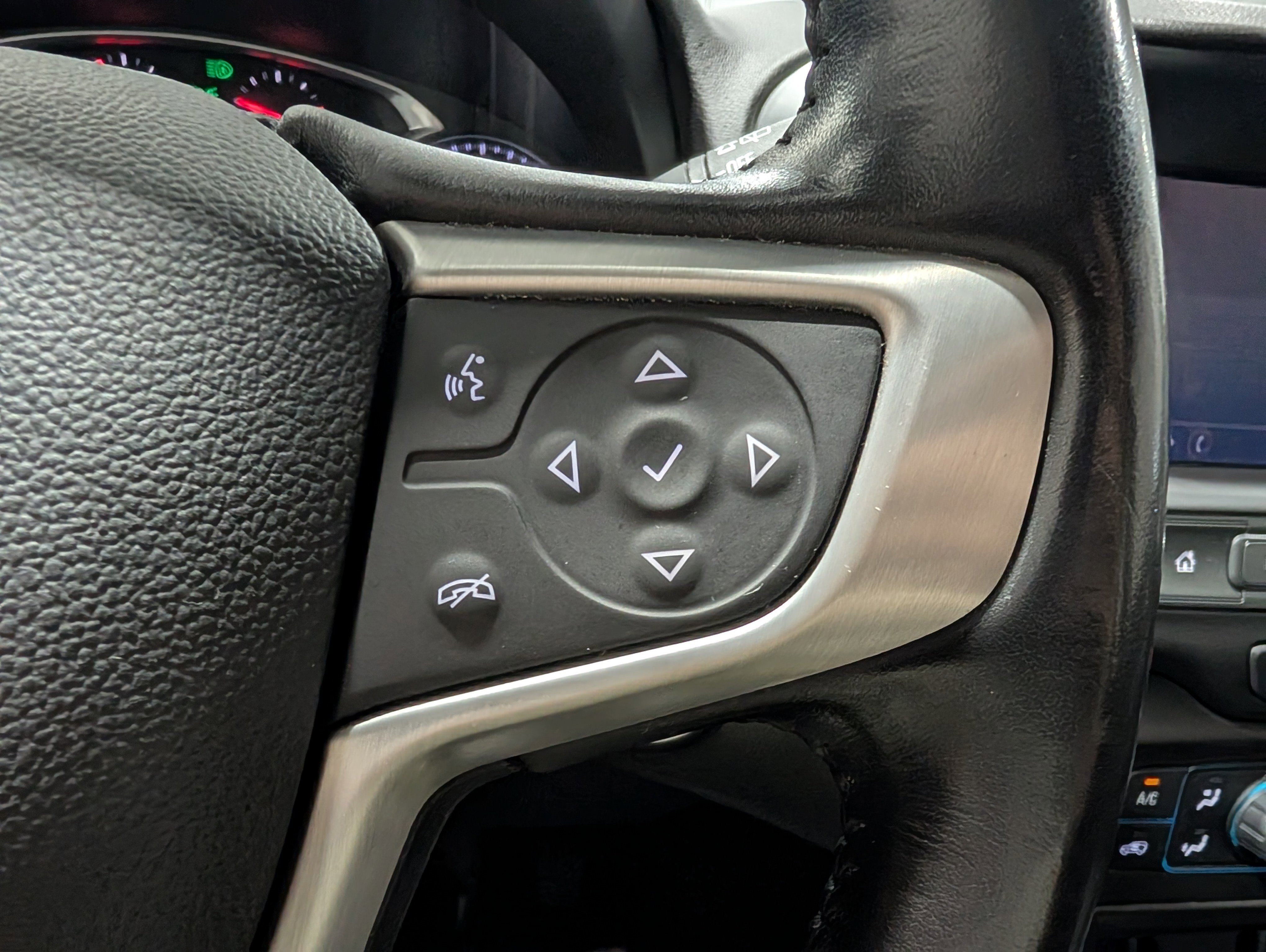 Used 2020 GMC Terrain SLE w/ Driver Convenience Package image 24