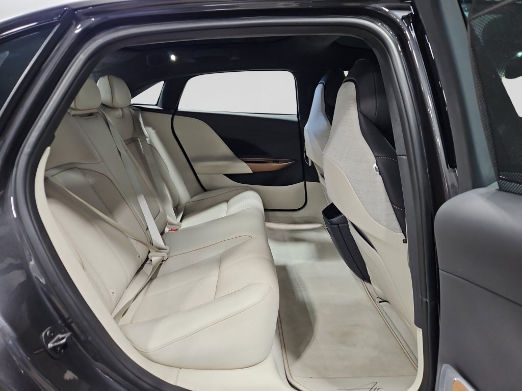 Used 2023 Lucid Air Grand Touring image 28