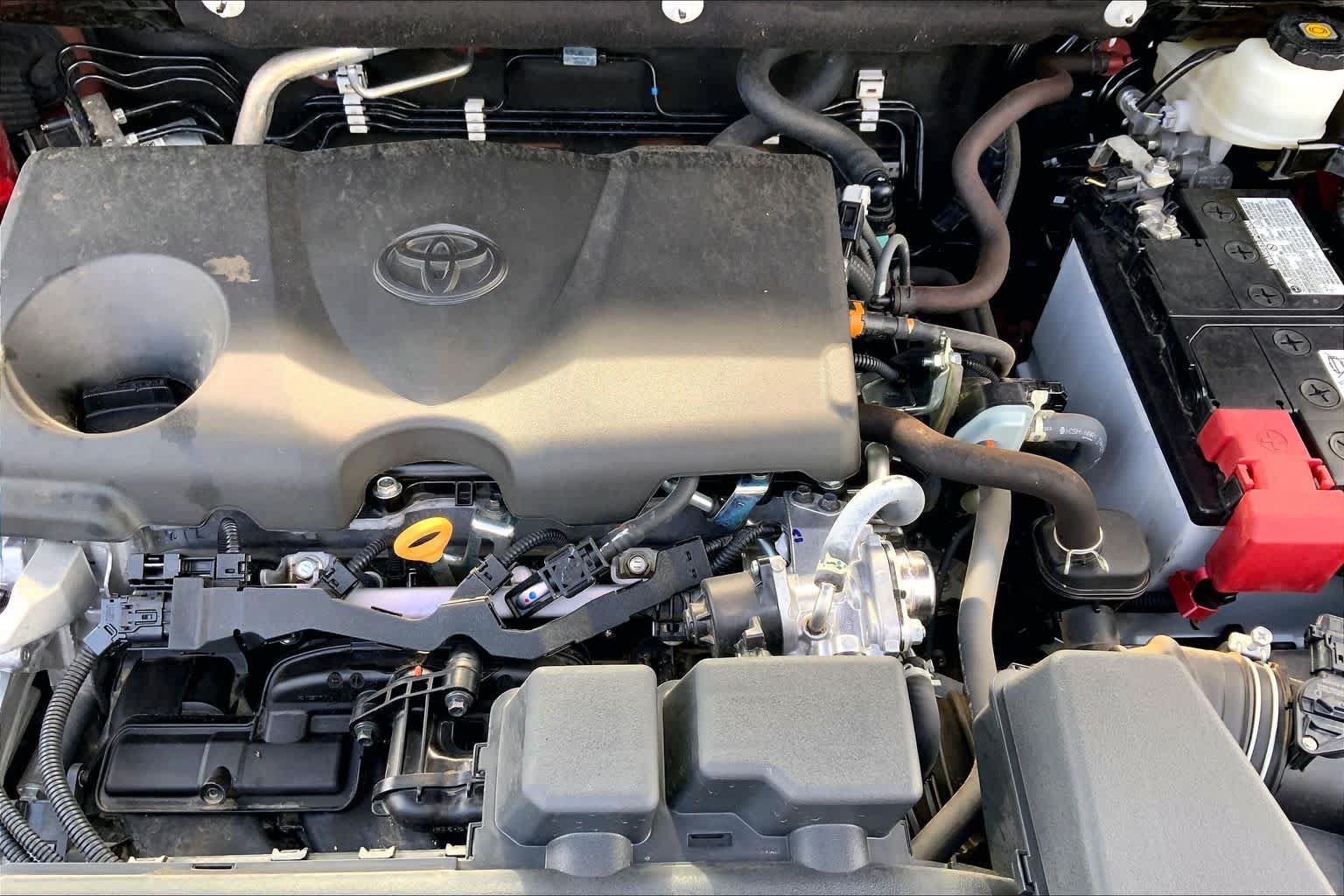Used 2023 Toyota RAV4 XLE AWD/4WD image 32