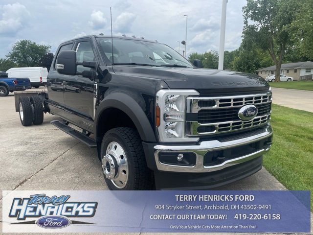 New 2025 Ford F550 4x4 Crew Cab Super Duty w/ XLT Value Package image 1