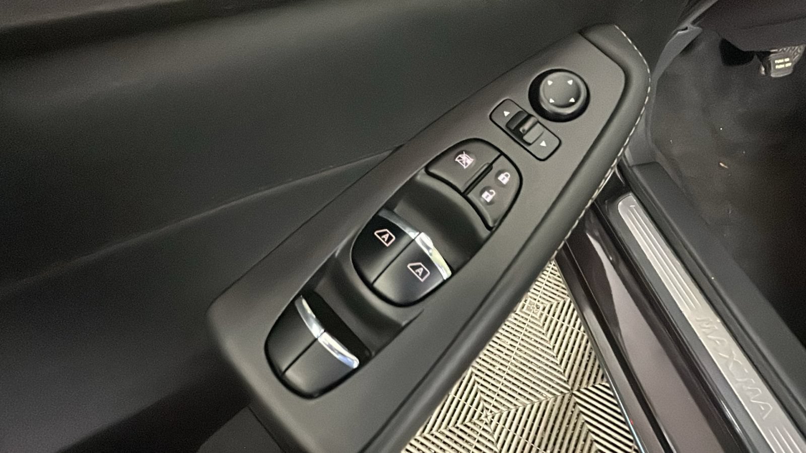 Used 2016 Nissan Maxima 3.5 SL FWD image 13